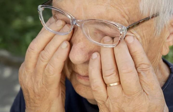 Early dementia sign could be spotted in the eyes - what to look for