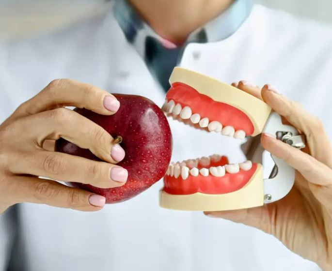 What happens to our teeth as we age? New details have emerged